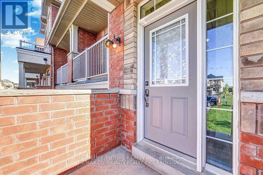 84 Wimbledon Court, Whitby, ON, L1P 0A6 - 2