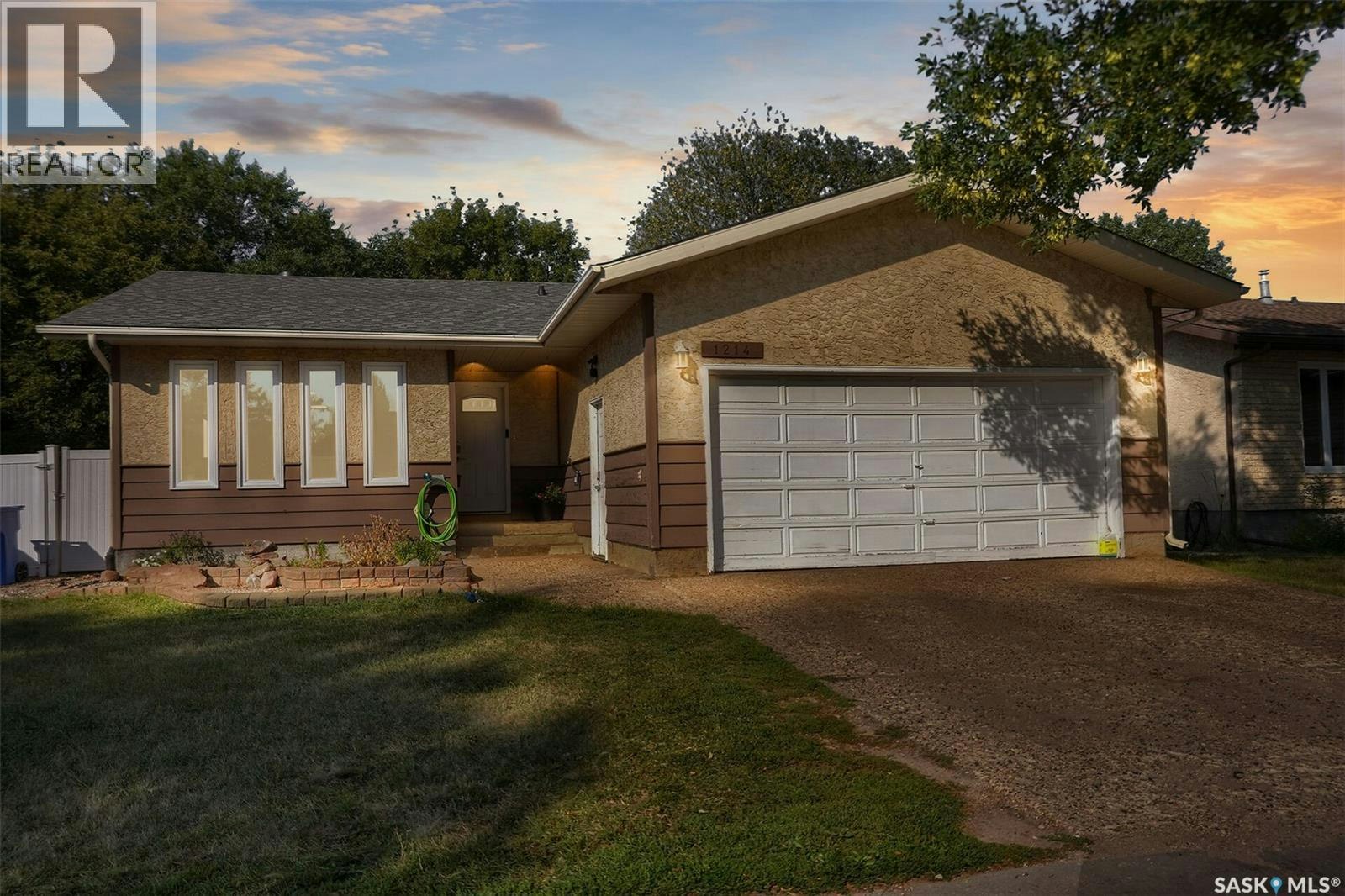 1214 Devonshire Drive N, Regina, SK, S4X 3E1