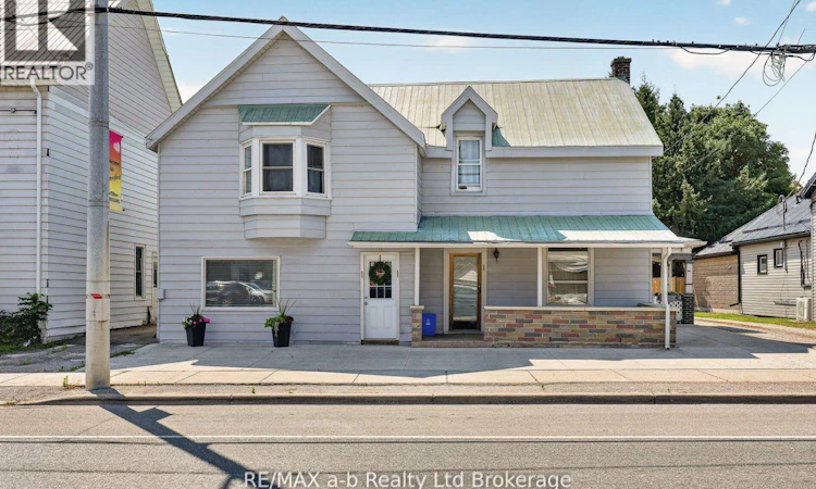 133 Dundas Street W
