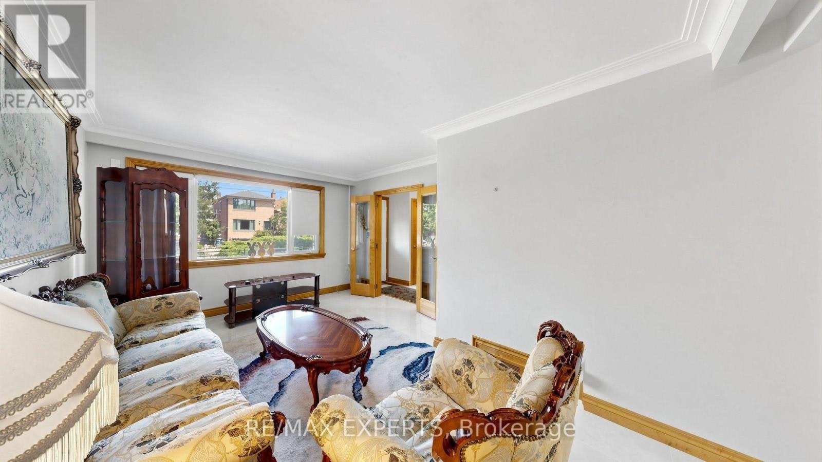 145 Gloucester Grove, Toronto, ON, M6C 2A9 - 9