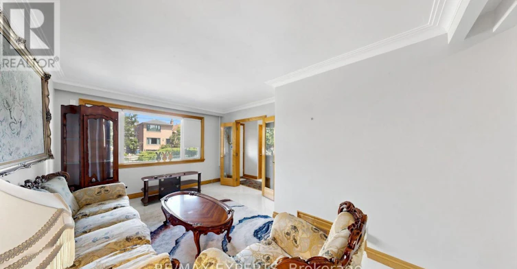 145 Gloucester Grove, Toronto, ON, M6C 2A9 - 9