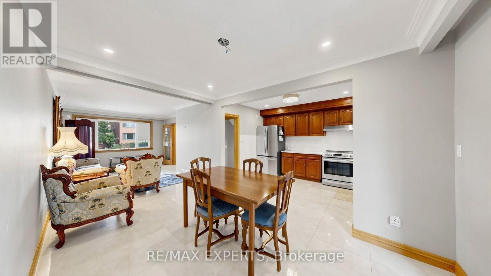 145 Gloucester Grove, Toronto, ON, M6C 2A9 - 13