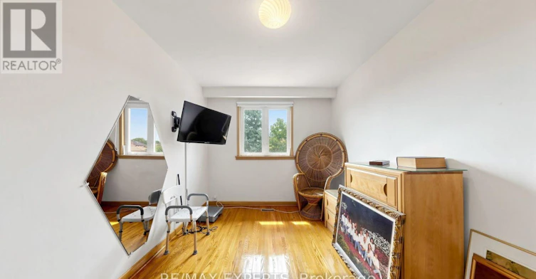 145 Gloucester Grove, Toronto, ON, M6C 2A9 - 25