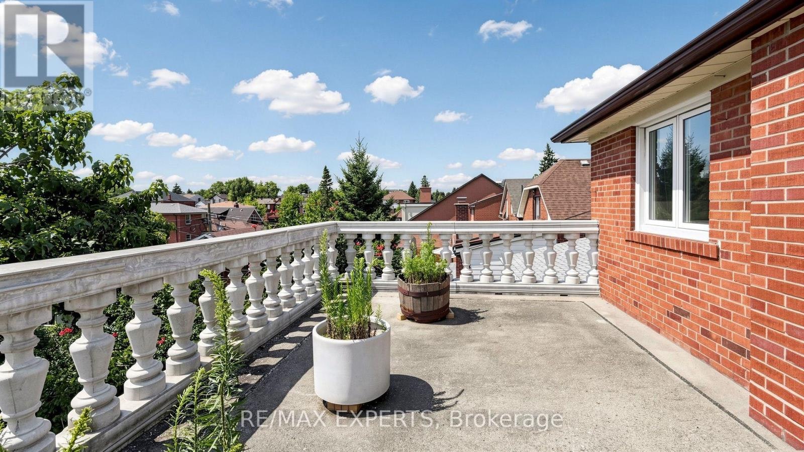 145 Gloucester Grove, Toronto, ON, M6C 2A9 - 43