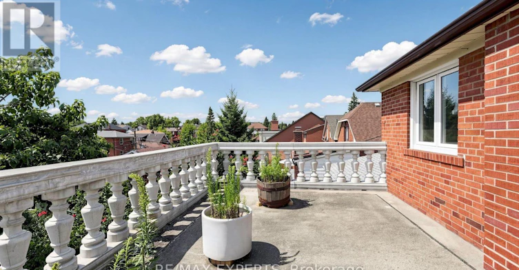 145 Gloucester Grove, Toronto, ON, M6C 2A9 - 43