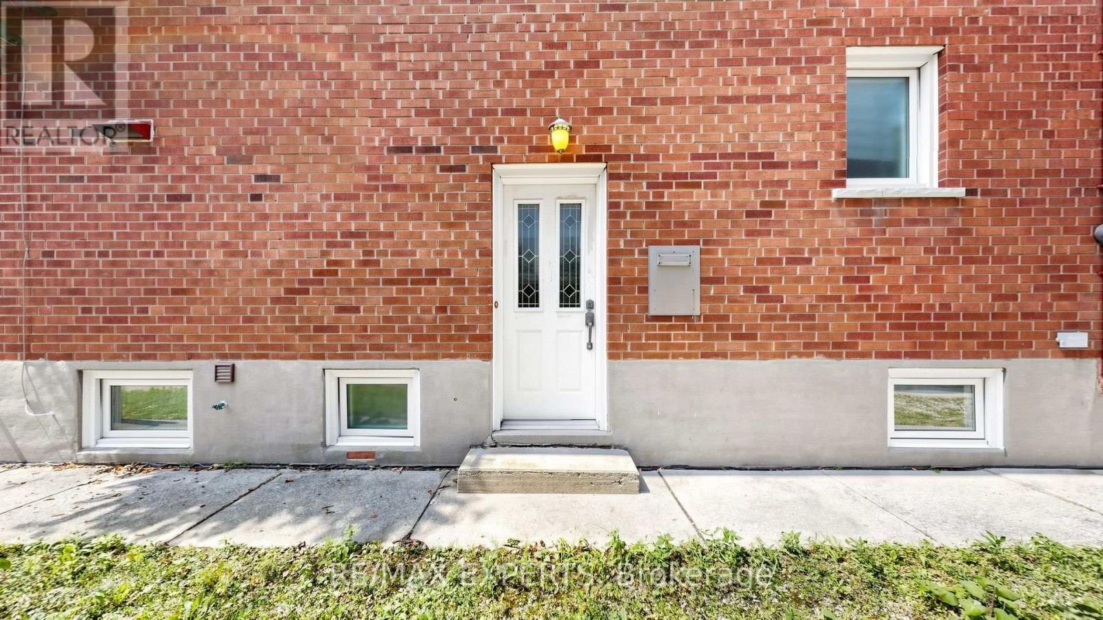 145 Gloucester Grove, Toronto, ON, M6C 2A9 - 45