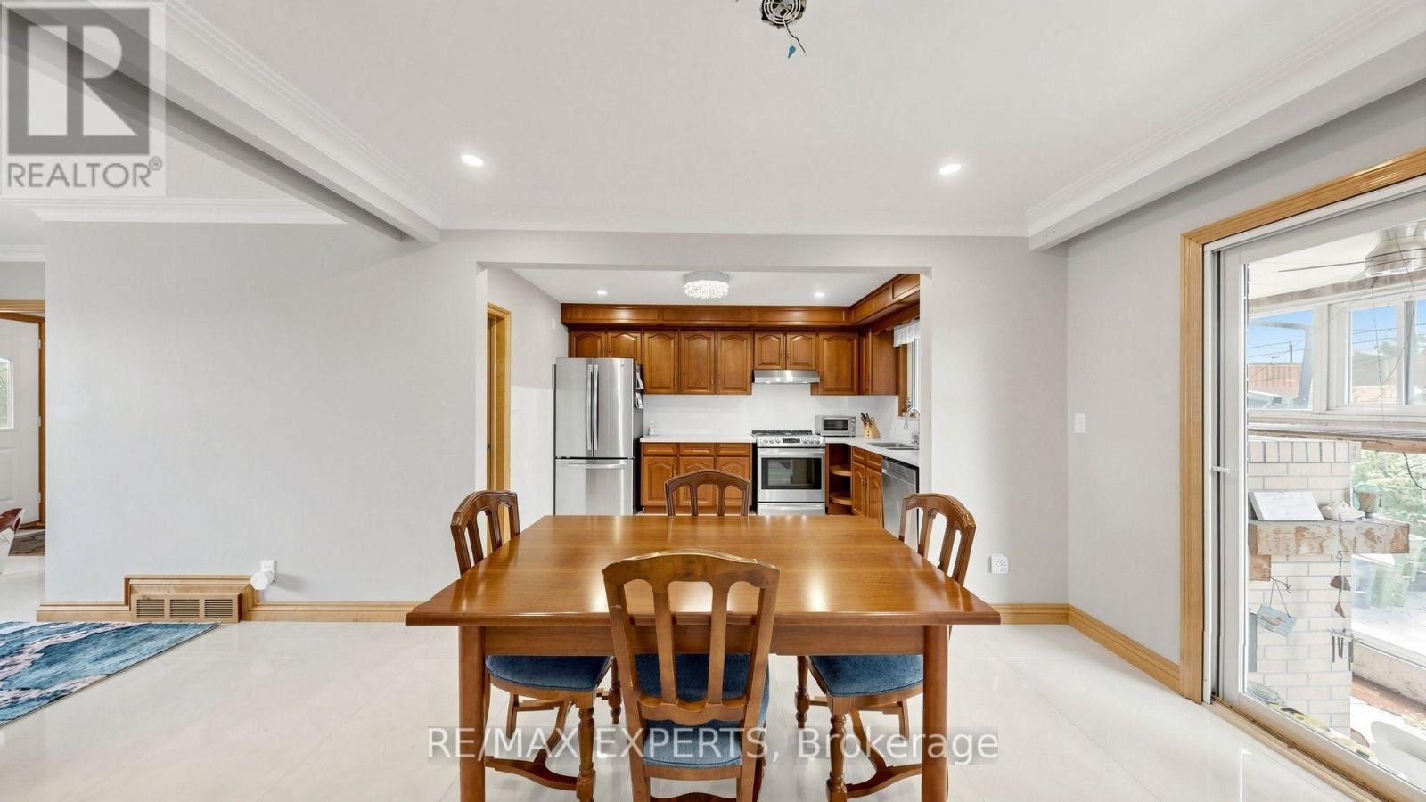 145 Gloucester Grove, Toronto, ON, M6C 2A9 - 12