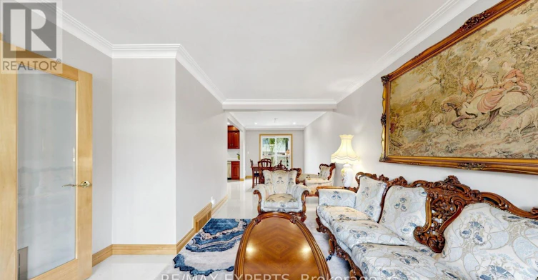 145 Gloucester Grove, Toronto, ON, M6C 2A9 - 8