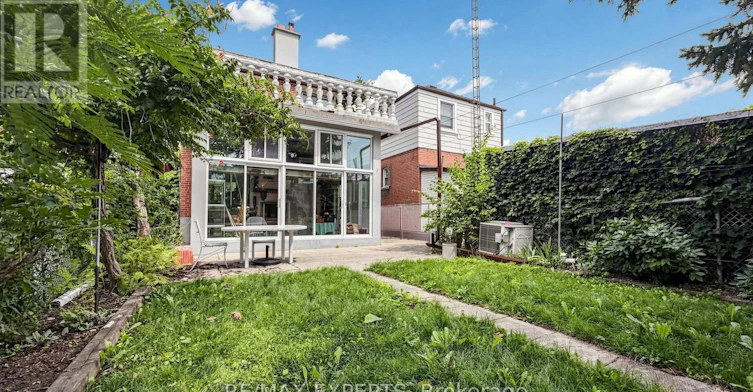 145 Gloucester Grove, Toronto, ON, M6C 2A9 - 47