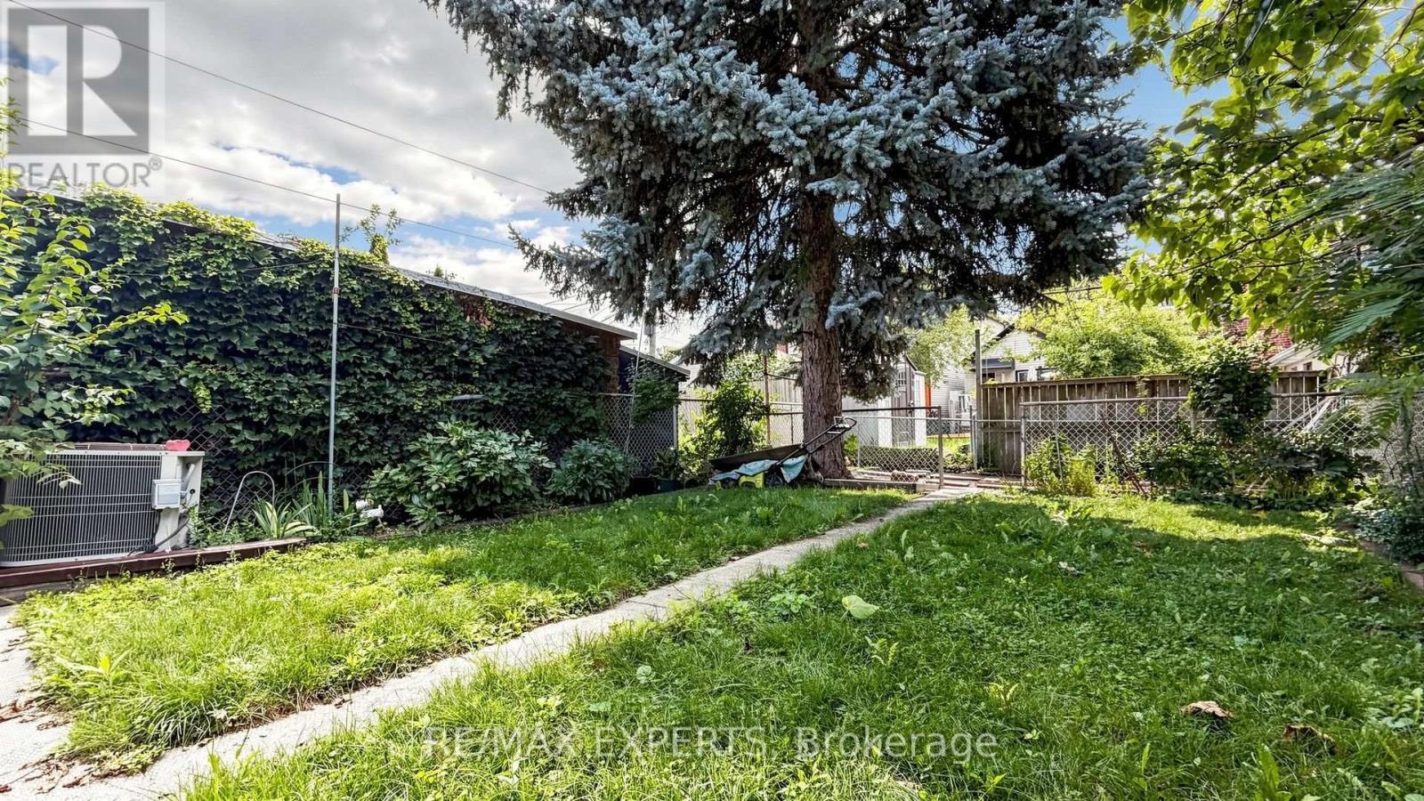 145 Gloucester Grove, Toronto, ON, M6C 2A9 - 50