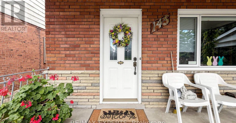 145 Gloucester Grove, Toronto, ON, M6C 2A9 - 4