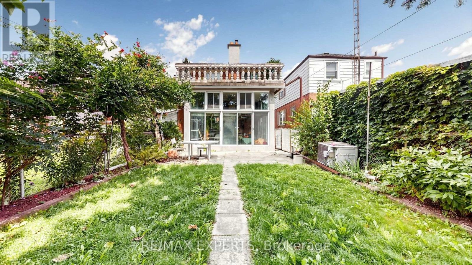 145 Gloucester Grove, Toronto, ON, M6C 2A9 - 46