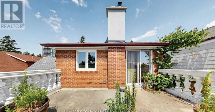145 Gloucester Grove, Toronto, ON, M6C 2A9 - 41