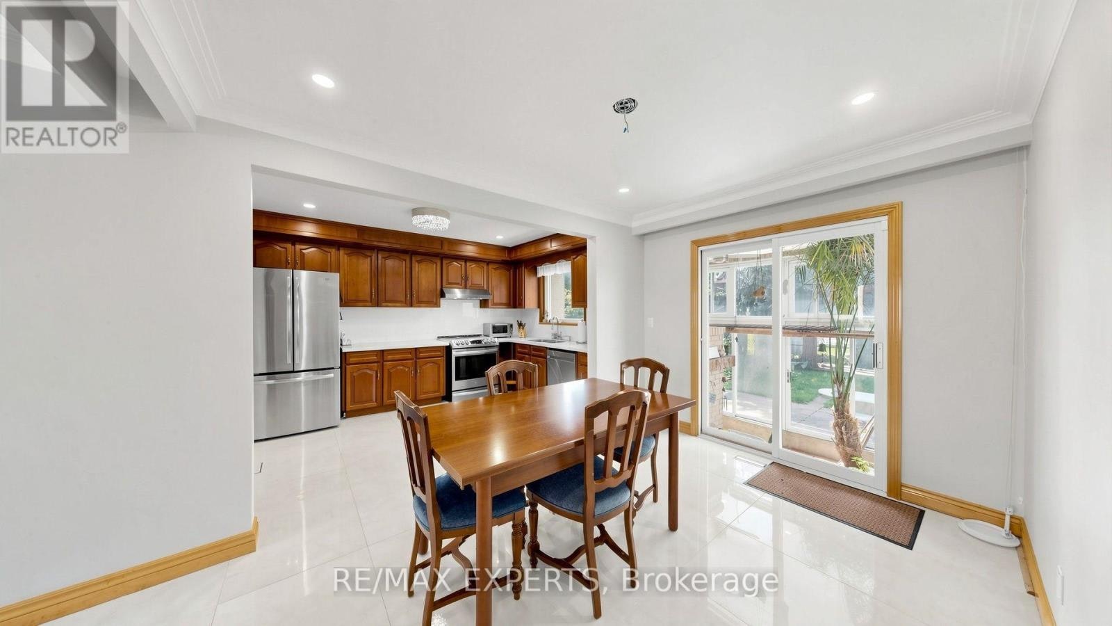 145 Gloucester Grove, Toronto, ON, M6C 2A9 - 11