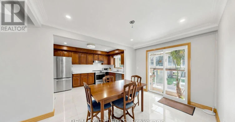 145 Gloucester Grove, Toronto, ON, M6C 2A9 - 11