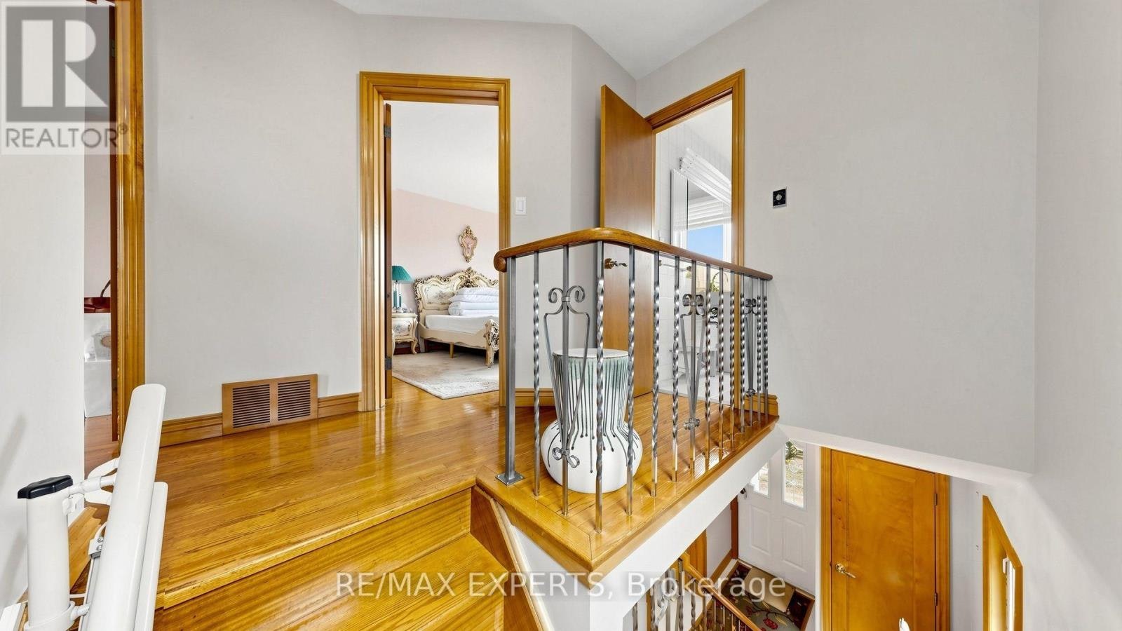 145 Gloucester Grove, Toronto, ON, M6C 2A9 - 20