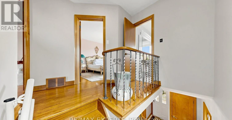 145 Gloucester Grove, Toronto, ON, M6C 2A9 - 20