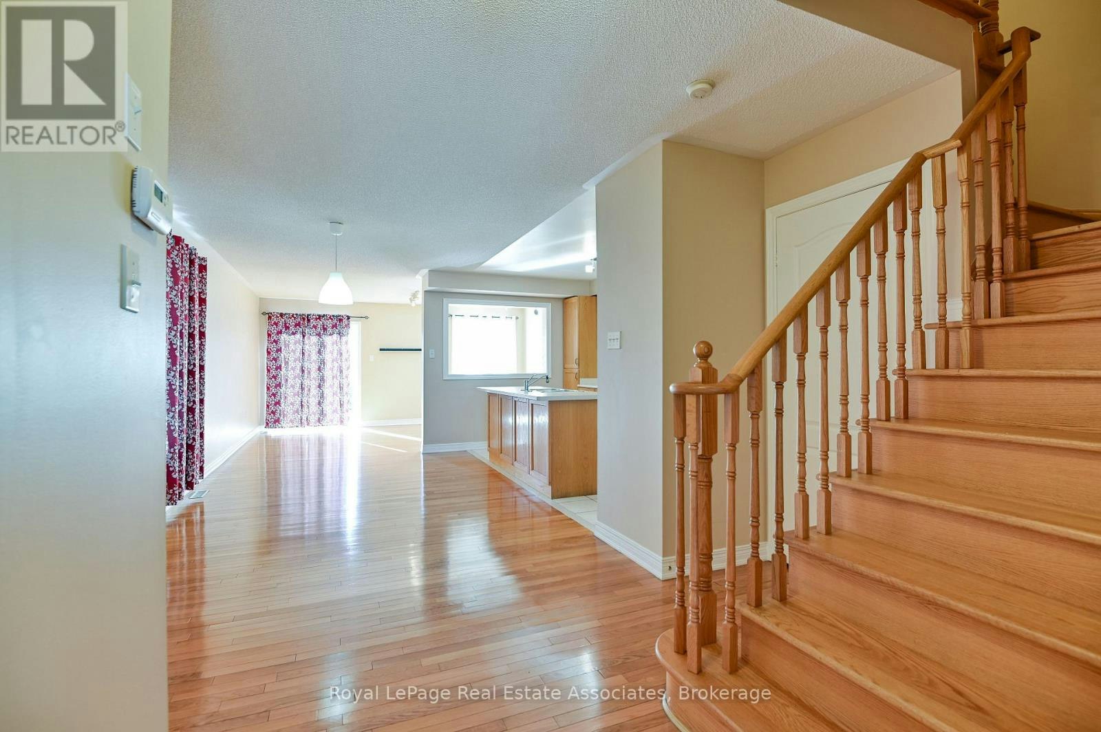 354 Oaktree Circle, Mississauga, ON, L5W 1V6 - 3