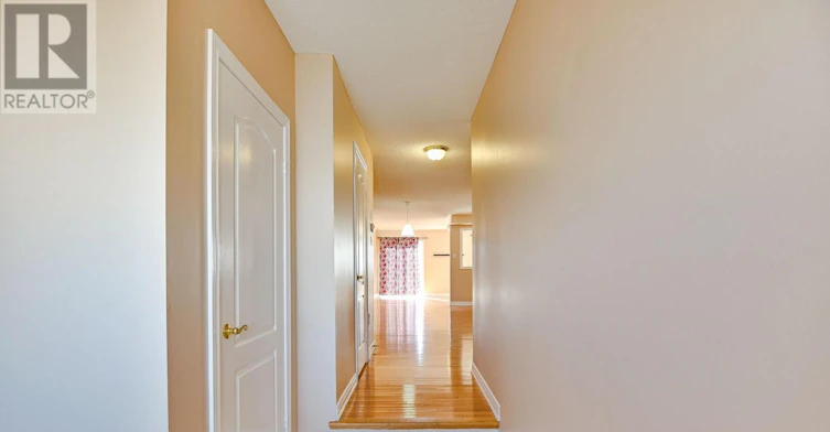 354 Oaktree Circle, Mississauga, ON, L5W 1V6 - 2
