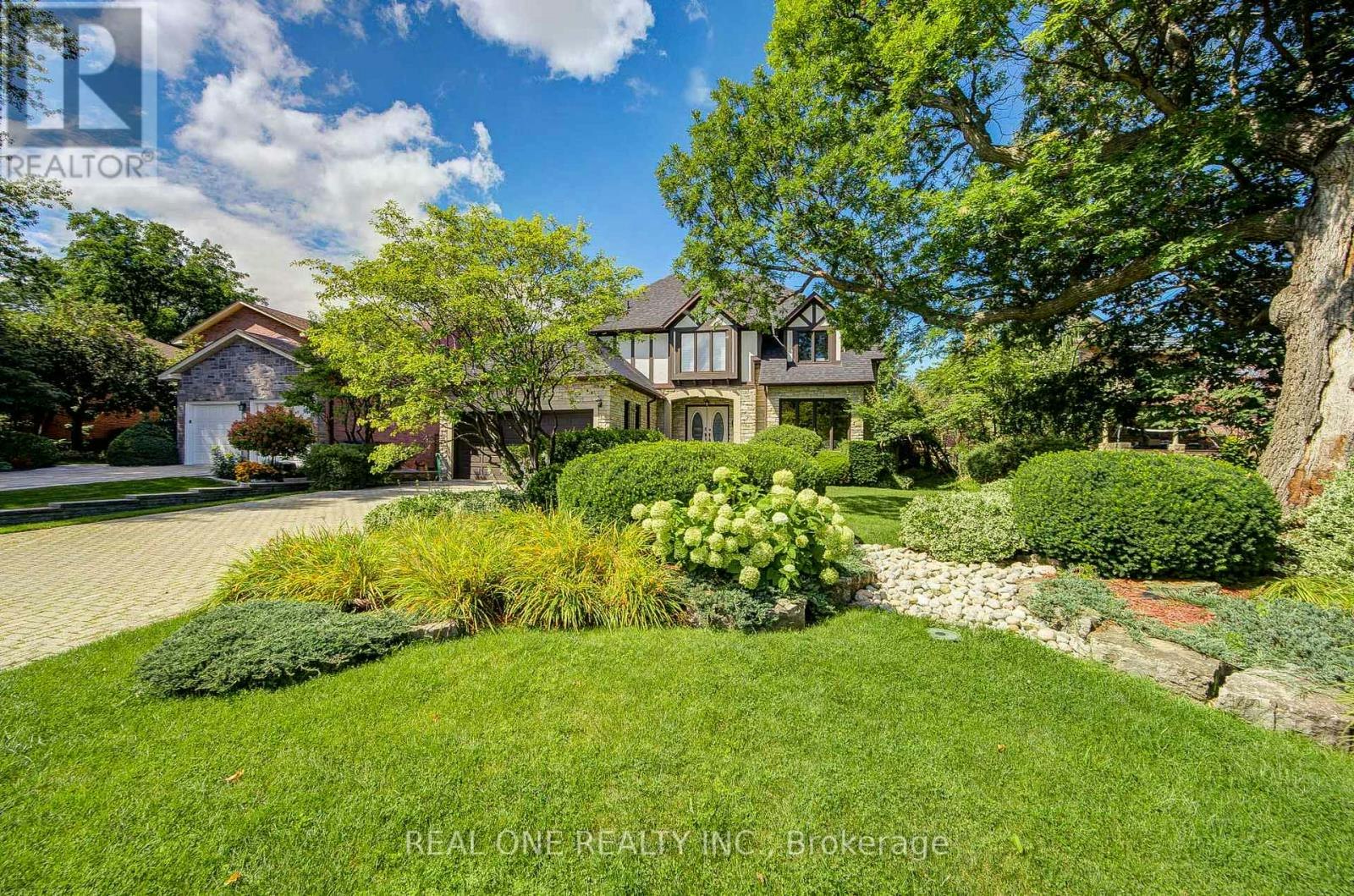 2025 Burbank Drive, Mississauga, ON, L5L 2T6