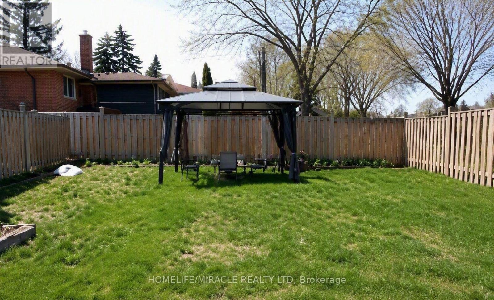 6 Barnes Crescent, Toronto, ON, M1G 1Z9 - 9