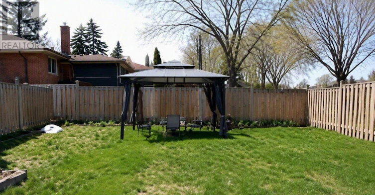 6 Barnes Crescent, Toronto, ON, M1G 1Z9 - 9