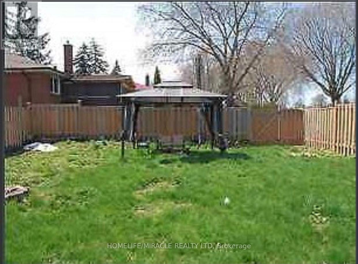 6 Barnes Crescent, Toronto, ON, M1G 1Z9 - 8