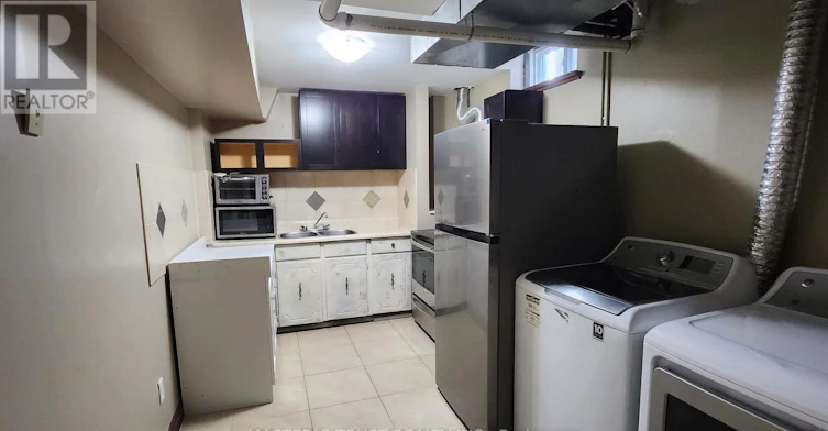 9 Springer Drive, Richmond Hill, ON, L4C 0E9 - 13
