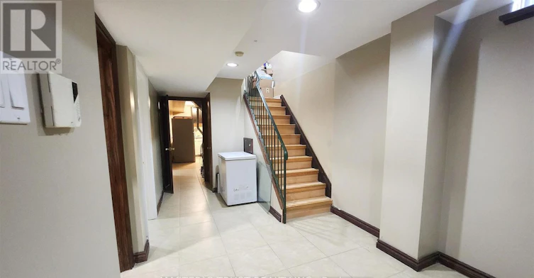 9 Springer Drive, Richmond Hill, ON, L4C 0E9 - 5