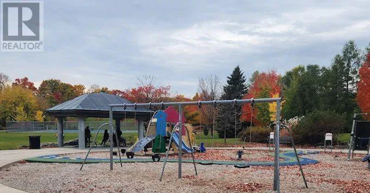 9 Springer Drive, Richmond Hill, ON, L4C 0E9 - 18