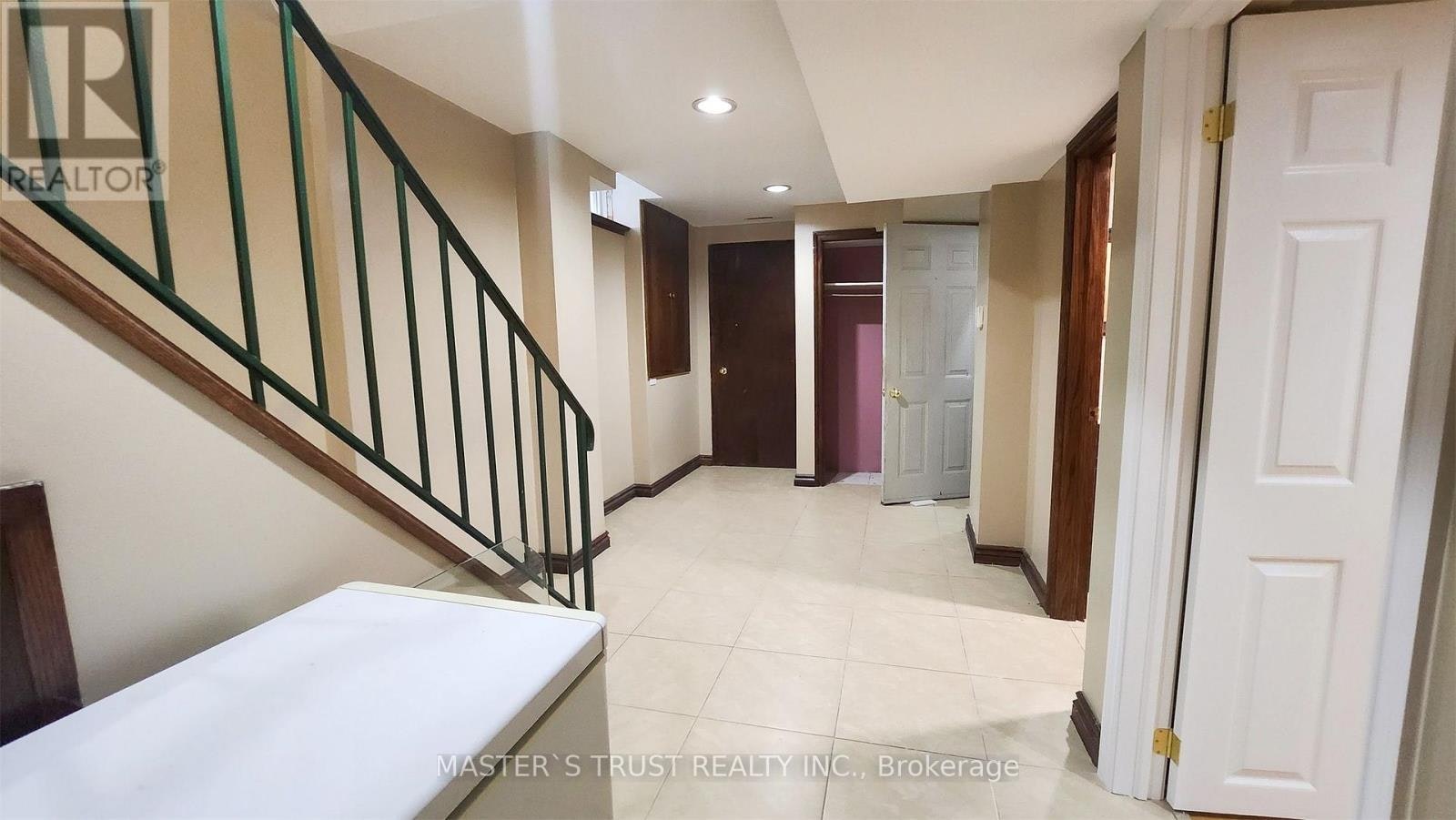 9 Springer Drive, Richmond Hill, ON, L4C 0E9 - 7