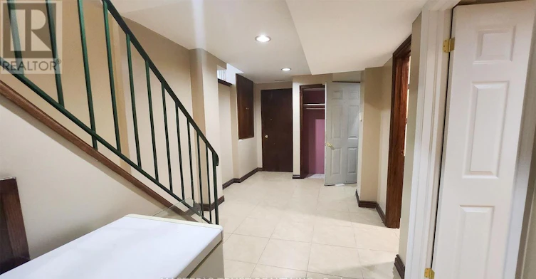 9 Springer Drive, Richmond Hill, ON, L4C 0E9 - 7