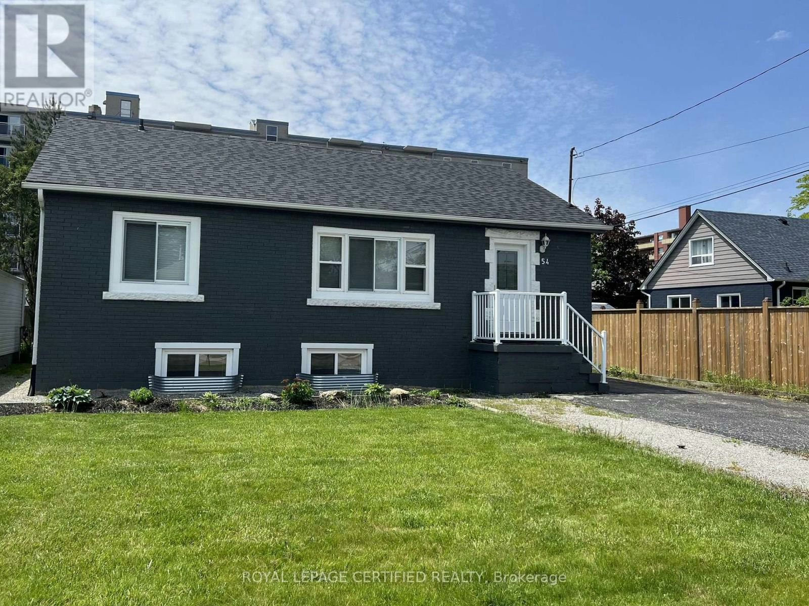54 Duncombe Drive, Hamilton, ON, L9A 2G2