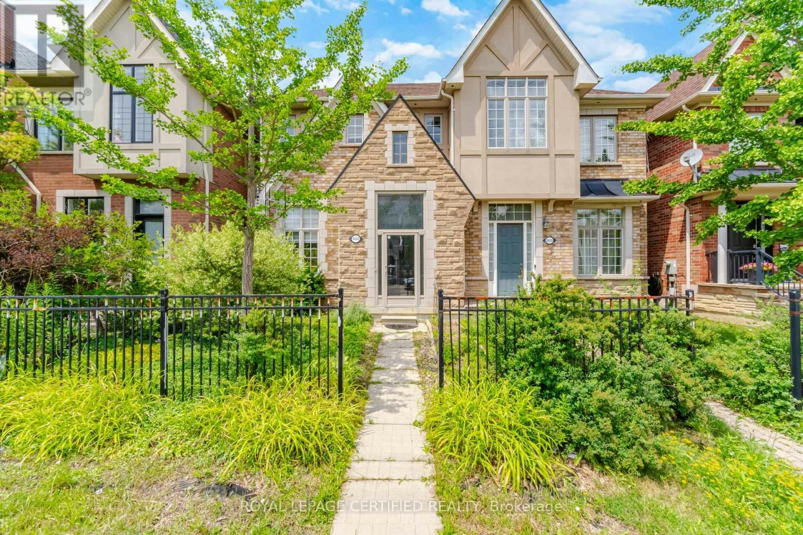 3555 Eglinton Avenue W, Mississauga, ON, L5M 7T3