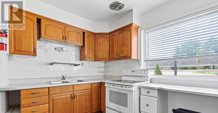 UPPER-73 Hillview Road, St. Catharines, ON, L2S 1S8 - 9