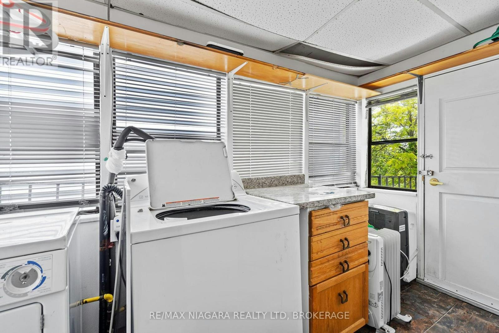UPPER-73 Hillview Road, St. Catharines, ON, L2S 1S8 - 11