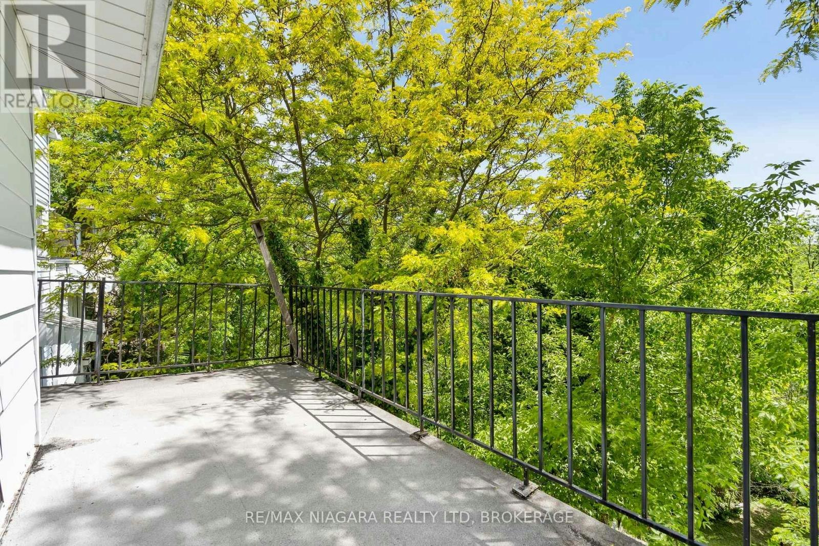 UPPER-73 Hillview Road, St. Catharines, ON, L2S 1S8 - 13