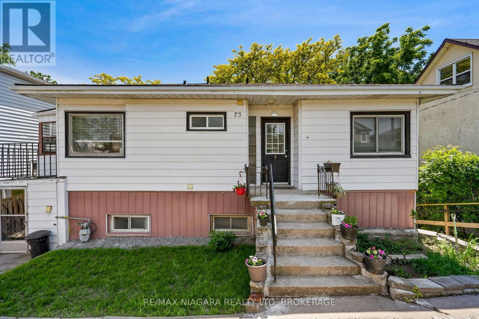 UPPER-73 Hillview Road, St. Catharines, ON, L2S 1S8 - 2
