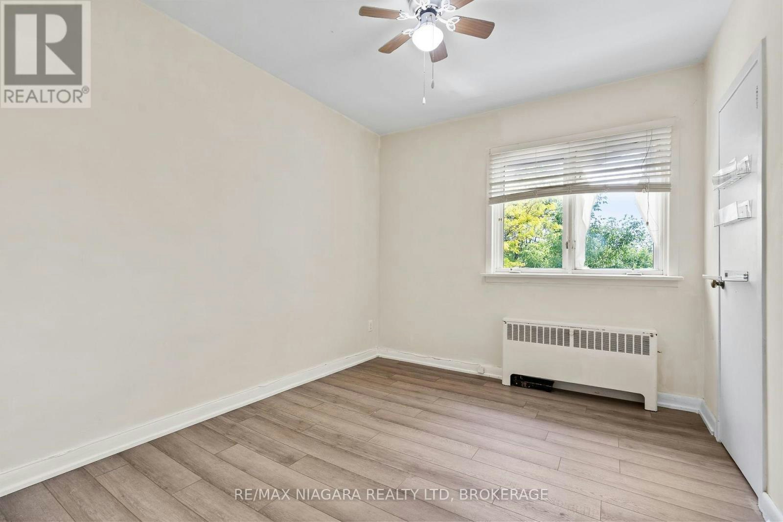 UPPER-73 Hillview Road, St. Catharines, ON, L2S 1S8 - 10