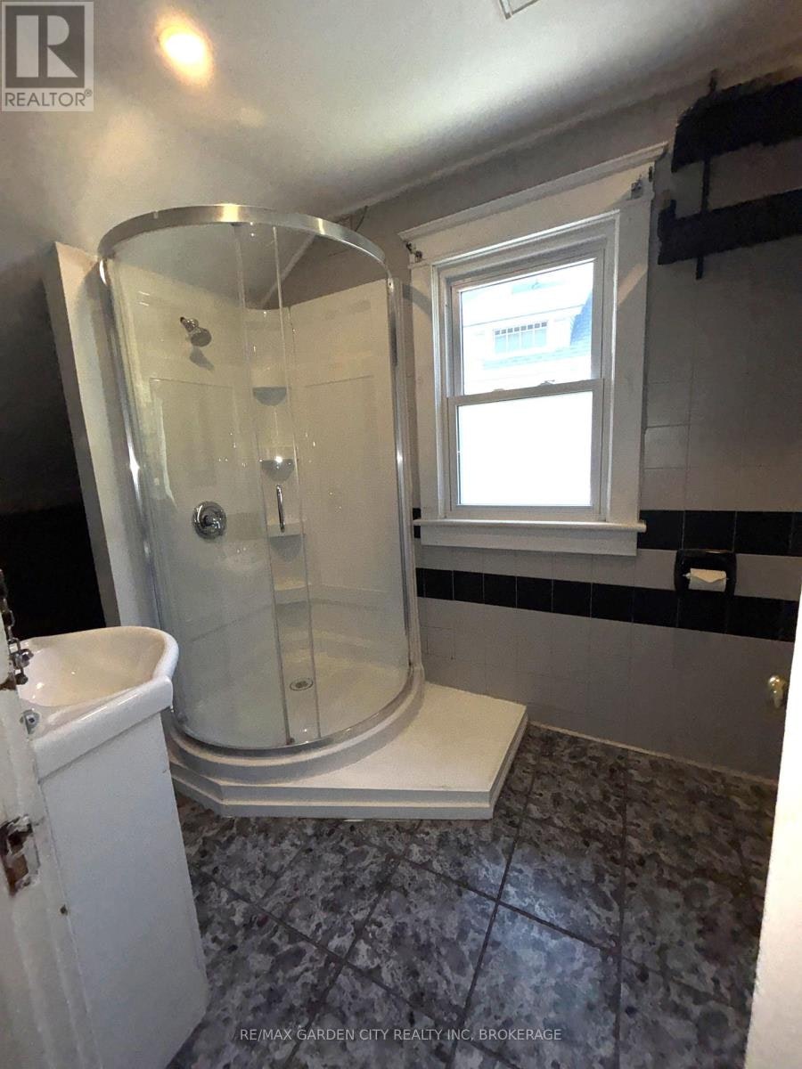 3-6165 Barker Street, Niagara Falls, ON, L2G 1Y5 - 11