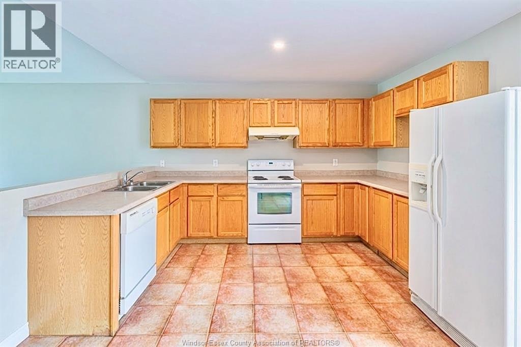 1328 Imperial Crescent, Windsor, ON, N9G 2T5 - 9