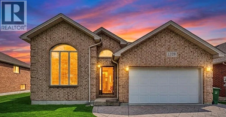 1328 Imperial Crescent, Windsor, ON, N9G 2T5 - 3