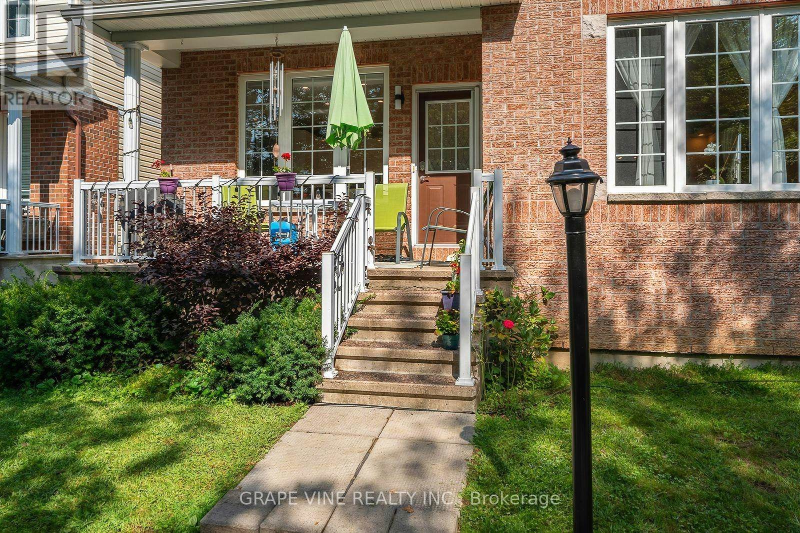 319 Parkin Circle, Ottawa, ON, K1T 4G6