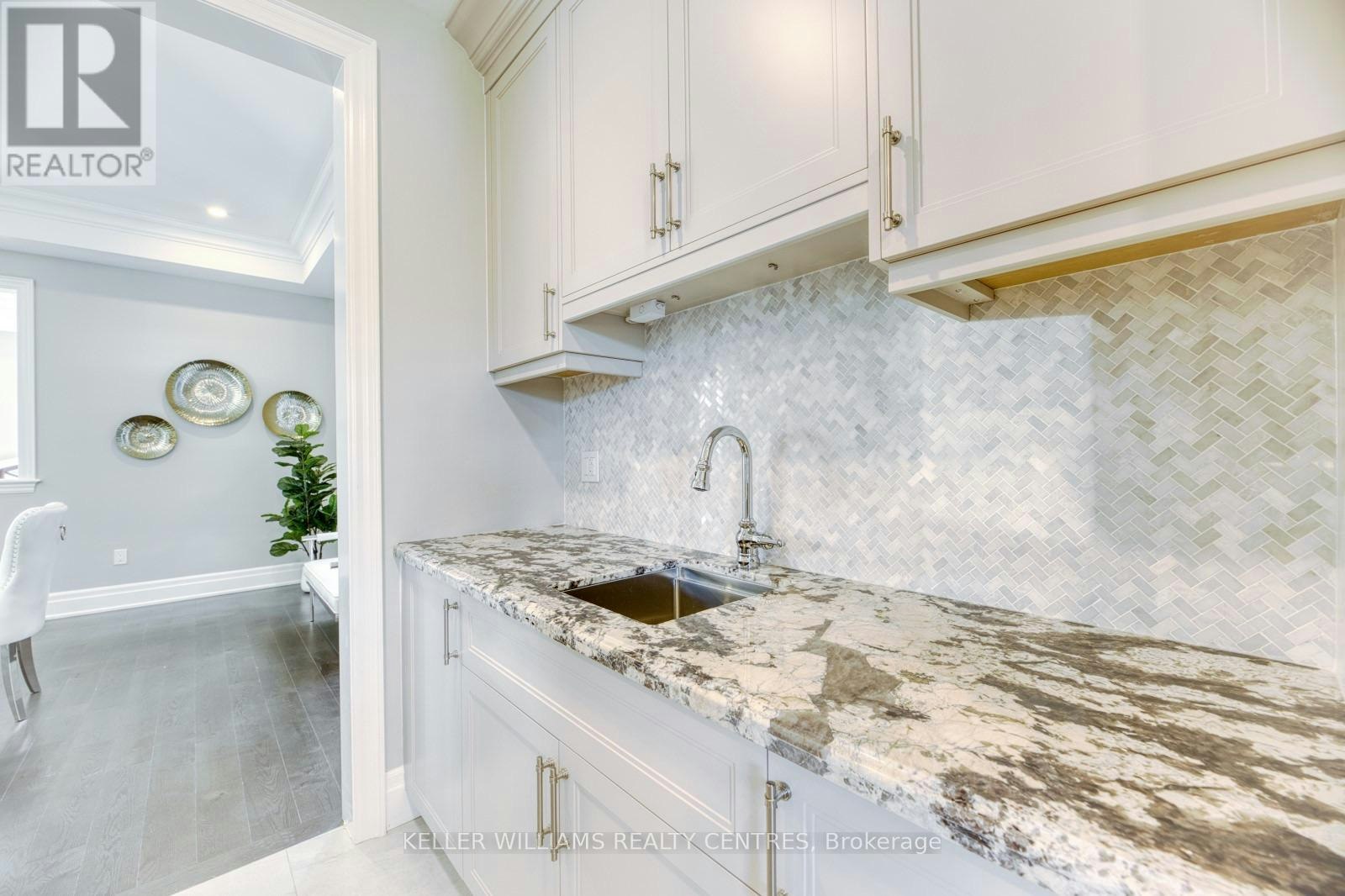 7 Becky Cheung Court, Toronto, ON, M2M 2E7 - 10