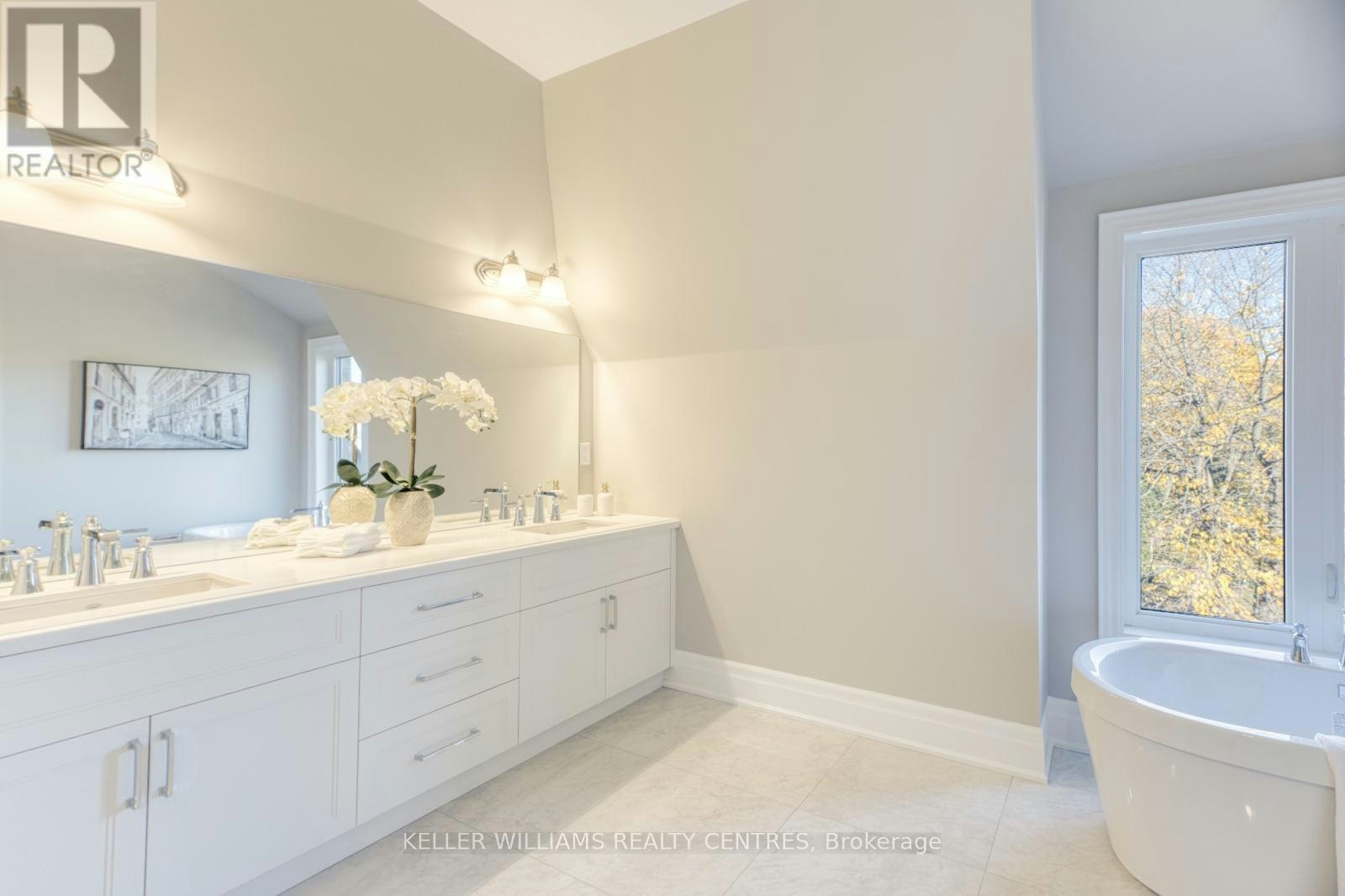 7 Becky Cheung Court, Toronto, ON, M2M 2E7 - 18