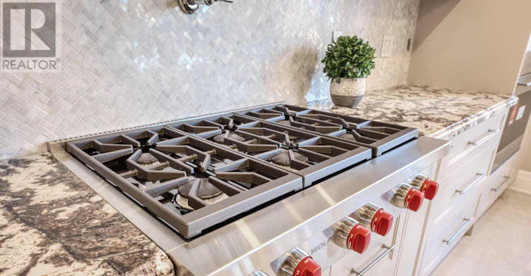 7 Becky Cheung Court, Toronto, ON, M2M 2E7 - 9