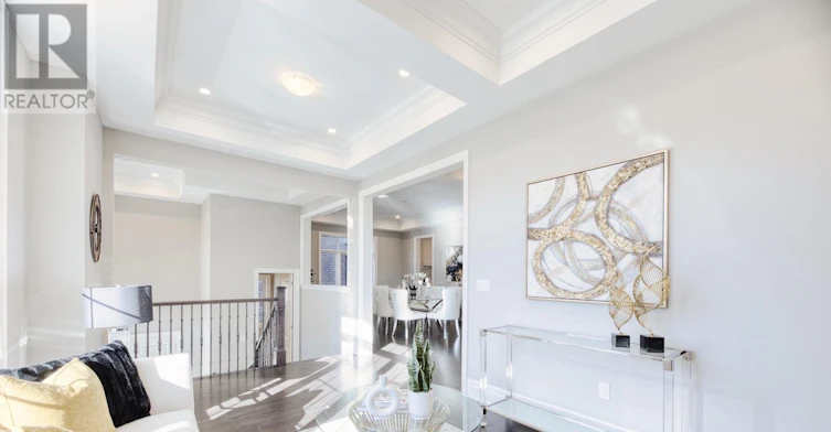 7 Becky Cheung Court, Toronto, ON, M2M 2E7 - 5