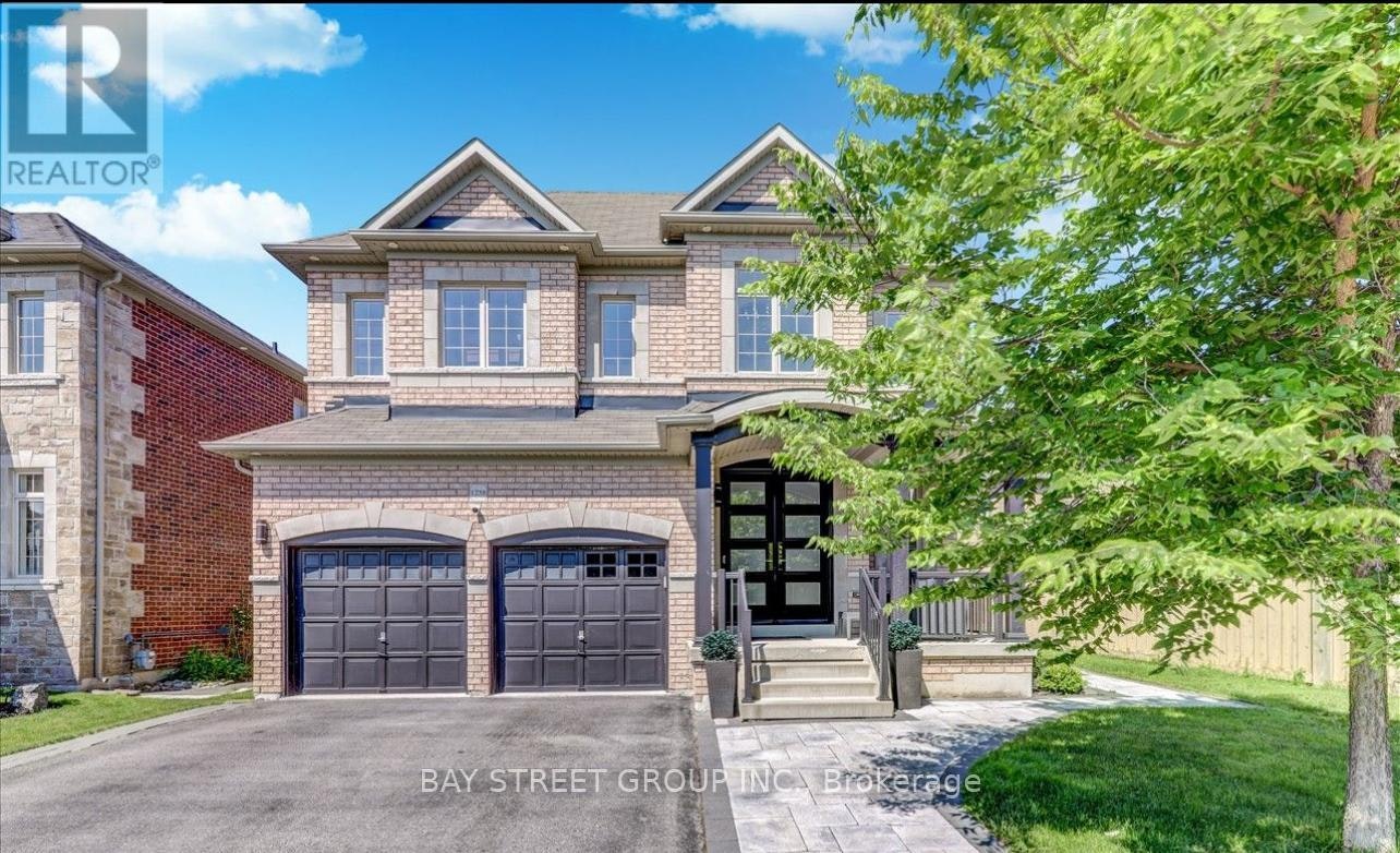 1258 Atkins Dr Drive, Newmarket, ON, L3X 0E1