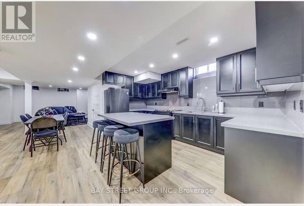 1258 Atkins Dr Drive, Newmarket, ON, L3X 0E1 - 4