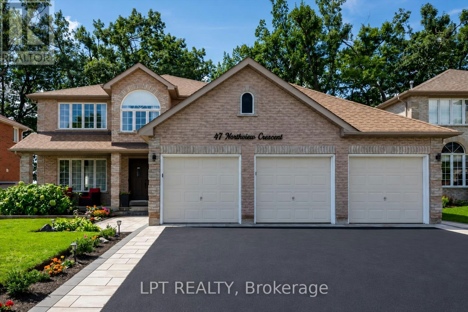 47 Northview Crescent, Barrie, ON, L4N 9T4
